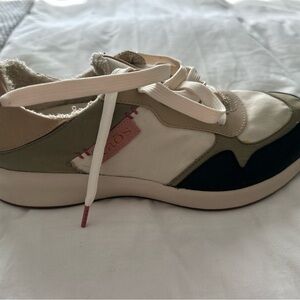 Taos Footwear Olive Stone Sneakers